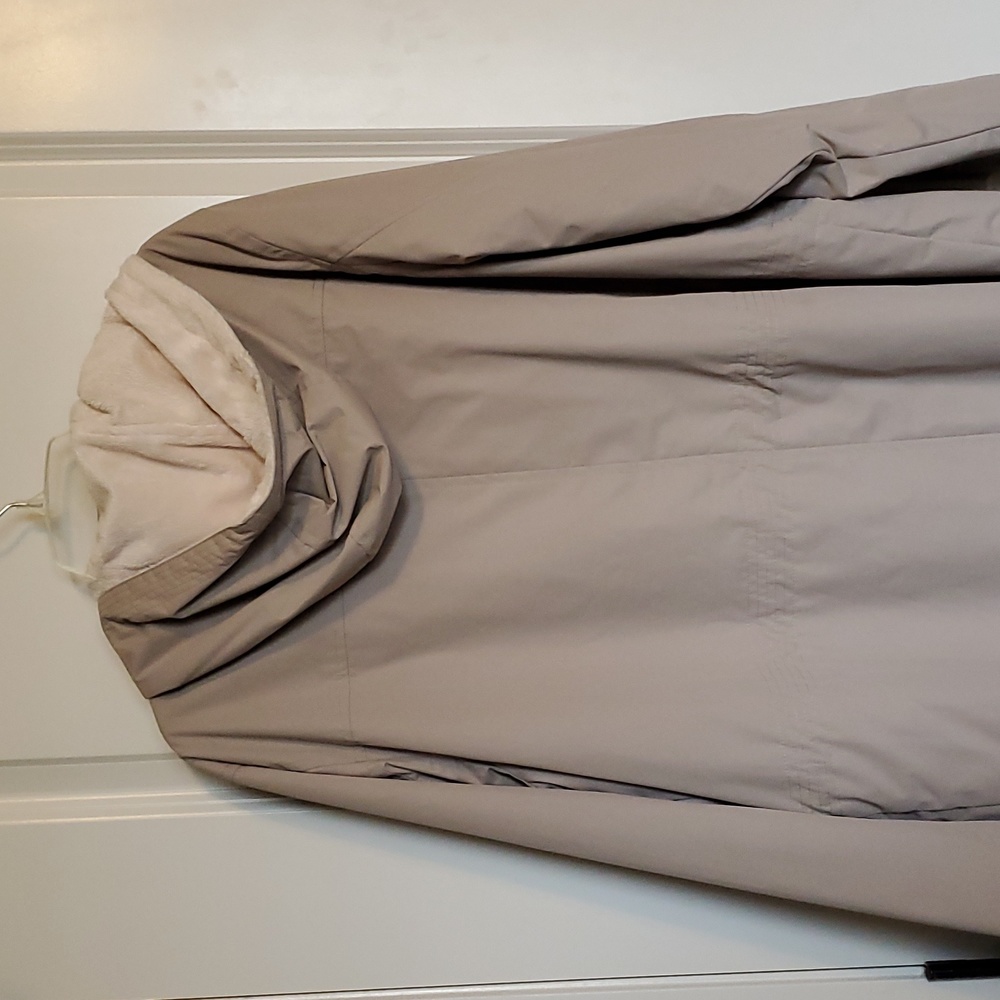 š§ Water Resistant Jacket - Picture 4 of 6
